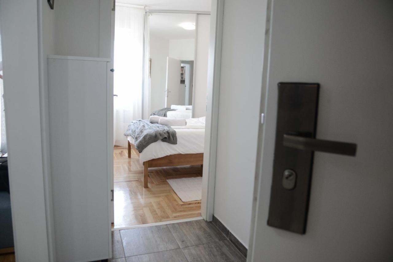 Apartment Dobraya Grey Novi Sad Exterior photo
